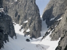 Gosaukamm (2 Ski Fahrer zwischen den Felsen)